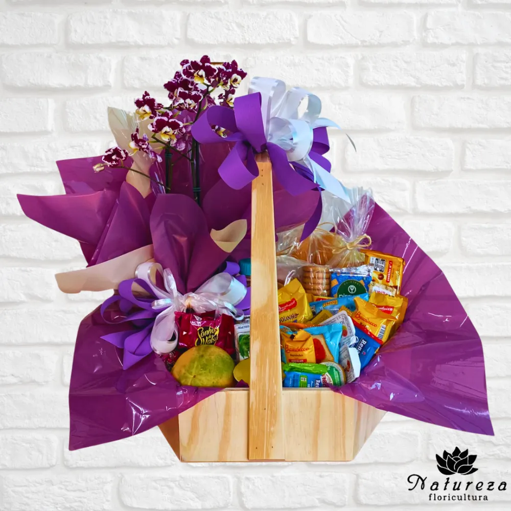  Café da manhã tradicional  com orquídea 