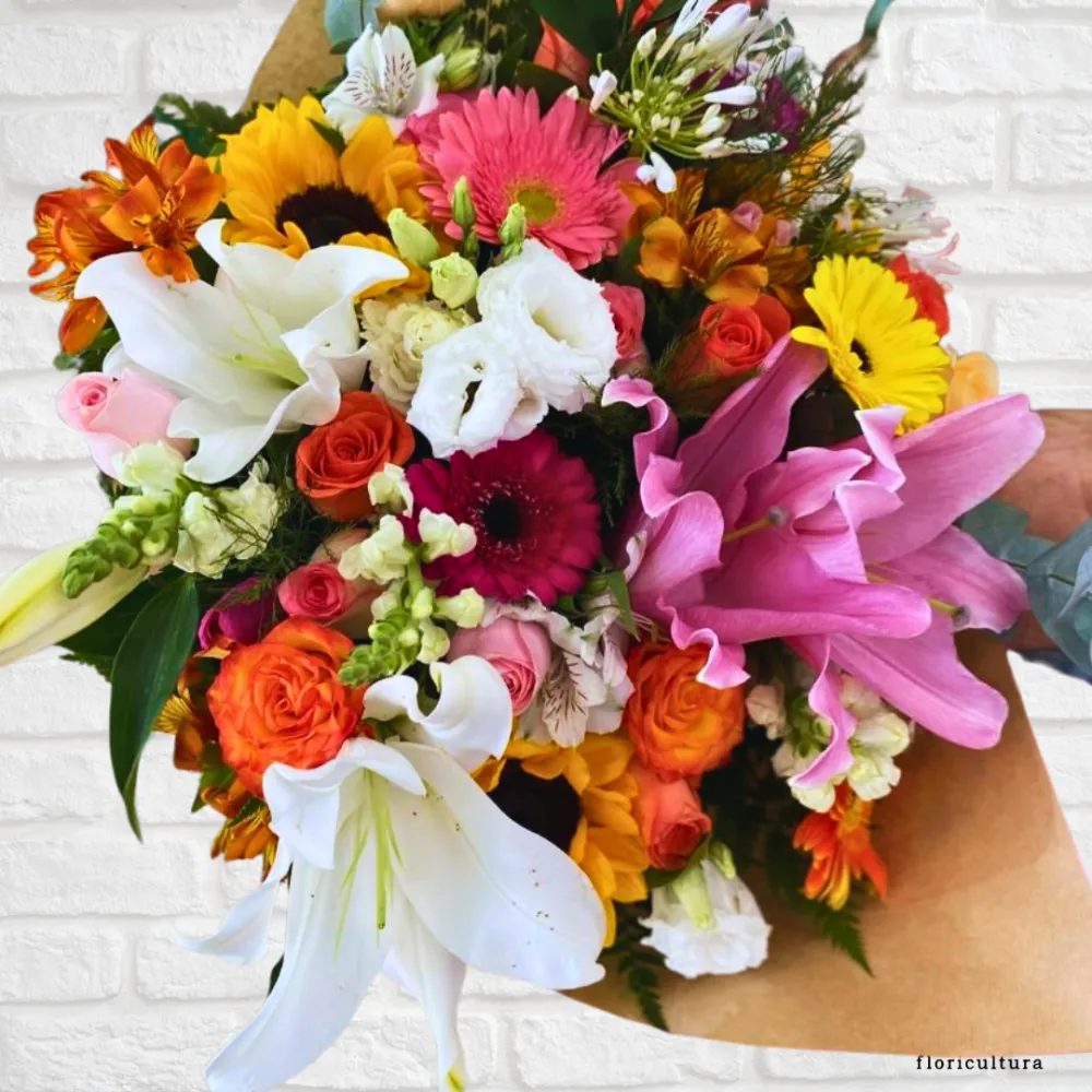  Buquê  Chique Charme com Flores Mistas Lirio, Rosa ,Astromelia, Girassol Imagem
