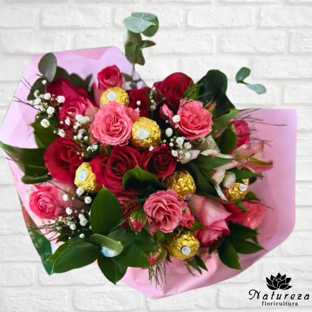Buquê Love com Rosas ,Astromelias com Ferrero Rocher  Imagem