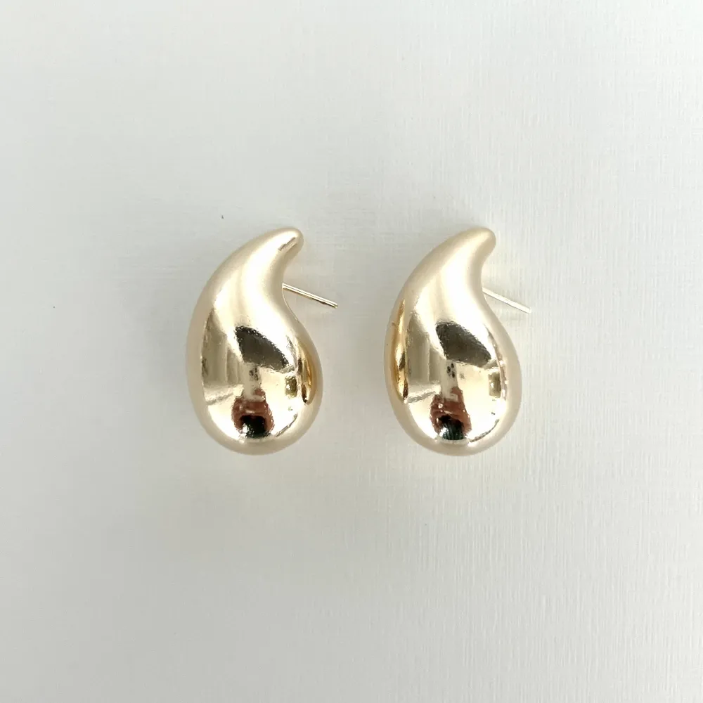 Brinco Gota Hailey Lisa G - Ouro 18k