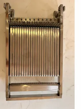 CBGUI1515 - Cortador de barrinhas Guitarra com fios elásticos em inox 304  p/ Cortes 1,5cm polentas, goiabadas, queijos, marshmallows.... - Foto 2