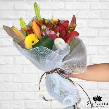 Buque  de Flores Mistas Encanto 