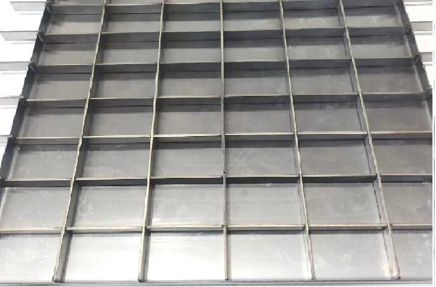 CBDES3030/81 - Cortador Desmontável sem forma  Para modelar Cocadas, chocolate e outros Doces