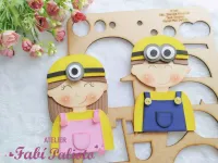 G1.798  Gabarito de Moldes  em MDF  Crianças Minnions  Capa de Caderno