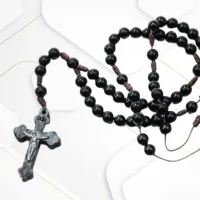 Terço de Madeira Preto 8mm com fecho