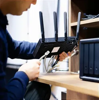 INSTALAÇÃO E CONFIGURAÇÃO DE ROTEADORES - Foto 2