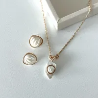 Colar Corrente Cartier com Pingente de Pérola e Concha - Foto 4