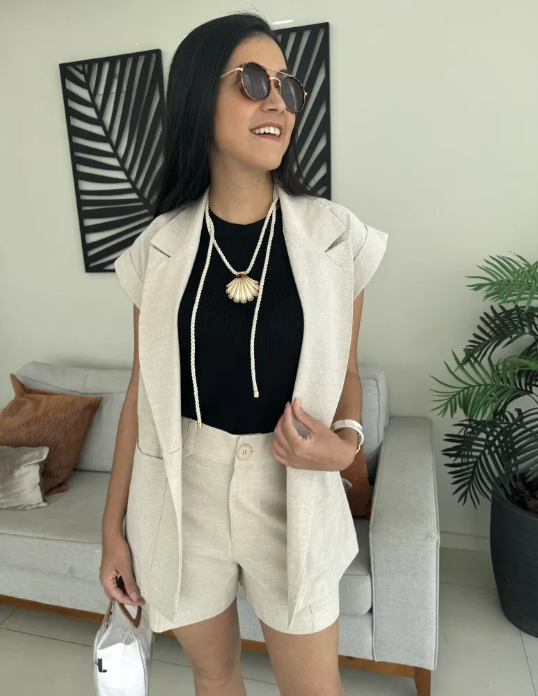CONJUNTO PREMIUM SOLARE (COLETE EM LINHO+ BERMUDA)