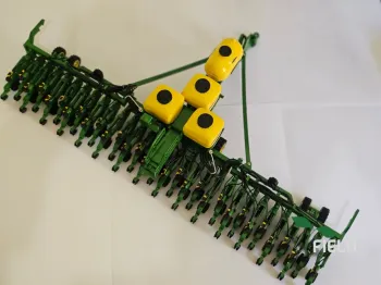 Replica Agricola Escala 1/32 Plantadeira John Deere DB 50 Exat Emerge 31 Linhas