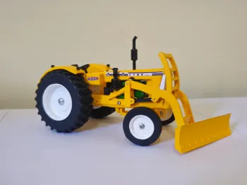 Replica Agricola Escala 1/32 Trator CBT 1105 Com Plaina - Foto 2