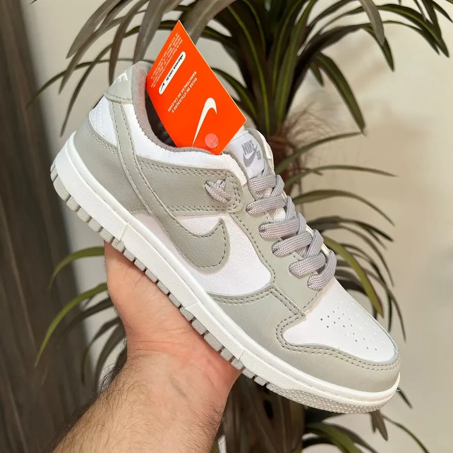 Tênis Nike SB Dunk Low  Cinza 