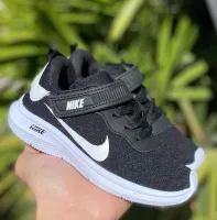     Tênis Nike velcro infantil        