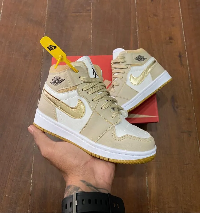     Tênis Nike botinha jordan infatil      