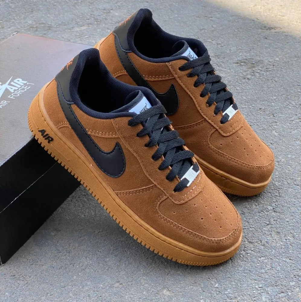    Tênis Nike  force 1 camurça  