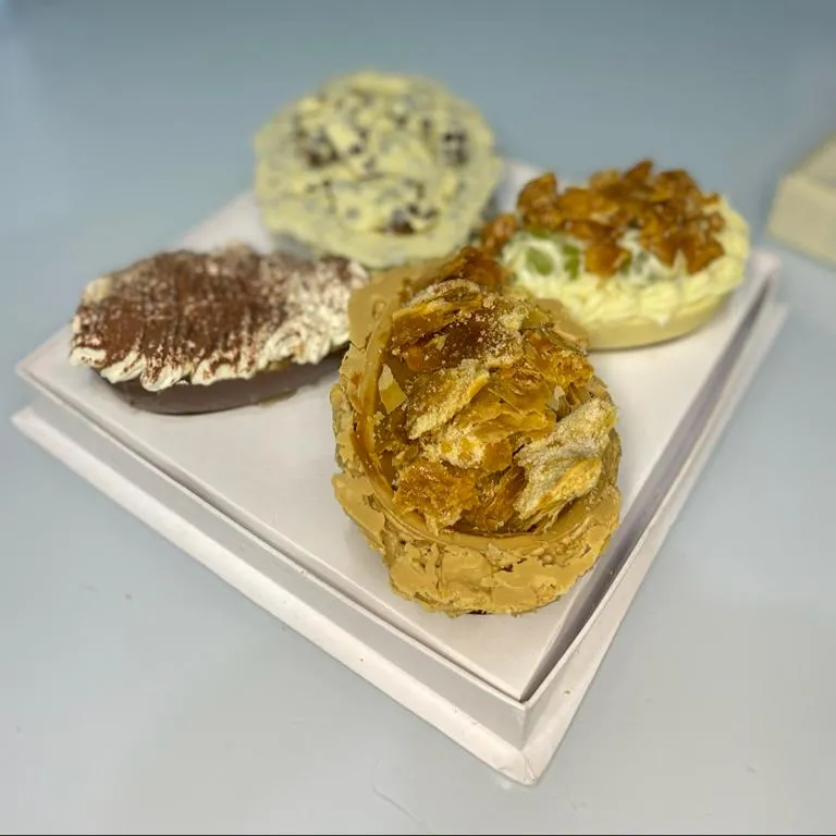 Cx. Quadrada P/ 4 Ovos de 100 a 150 grs - Tampa Transp. e Fundo Cartonagem Imagem