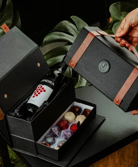 Cx. Baby Chandon Cachepot C/ Gaveta P/ 12 Bombons - Maleta Imagem