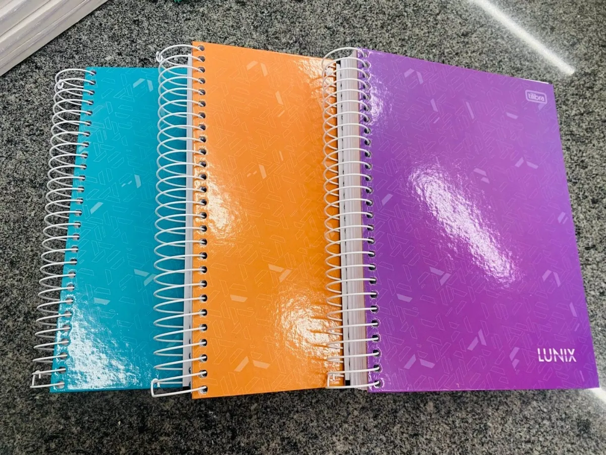 Caderno Universitário de capa dura - 320 folhas - nomeado