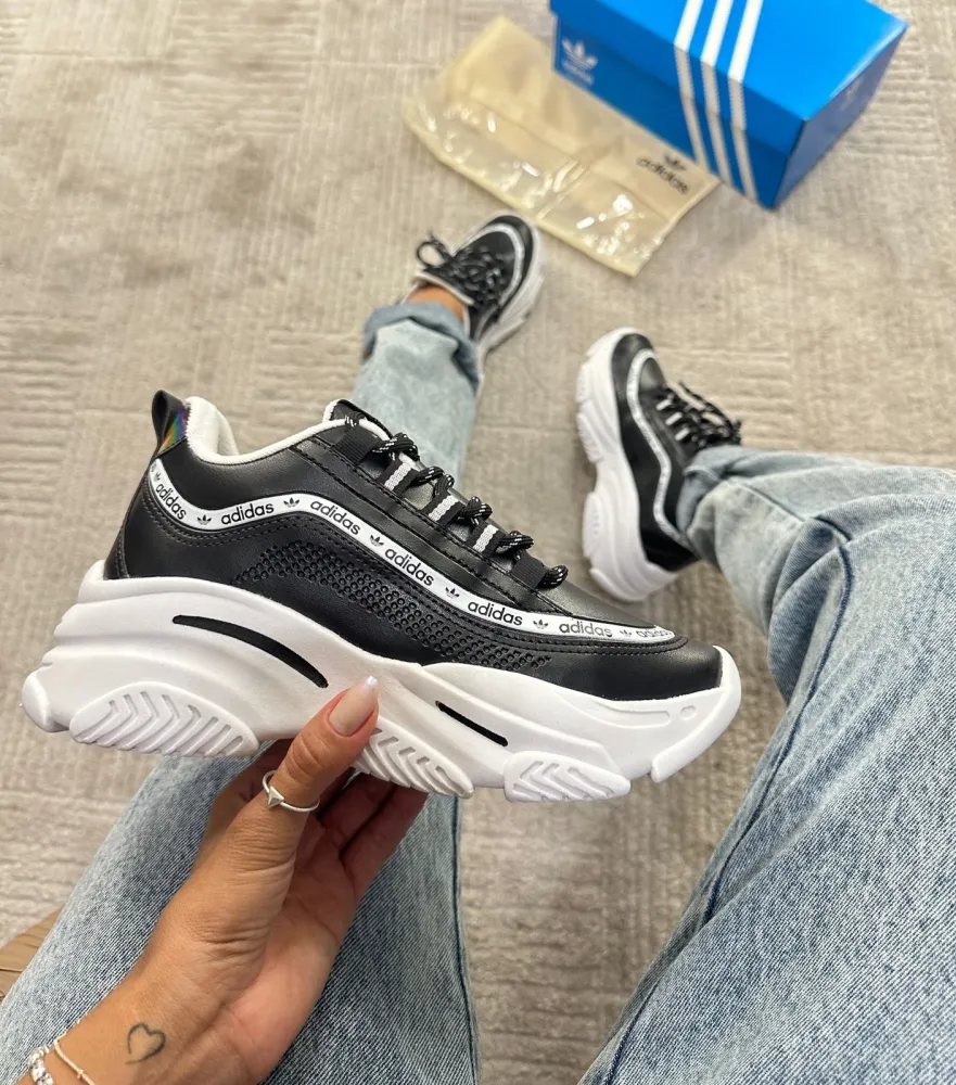     Tênis  Adidas sneaker  