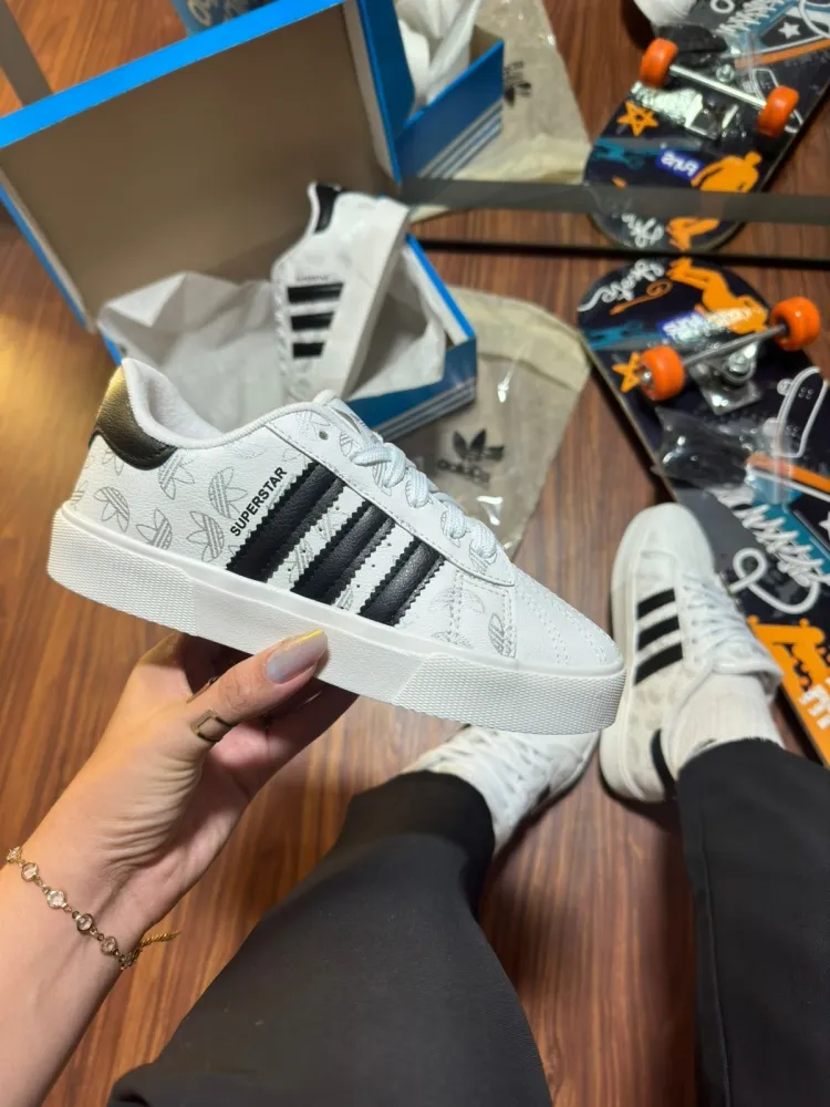    Tênis    Adidas super Star street    Imagem