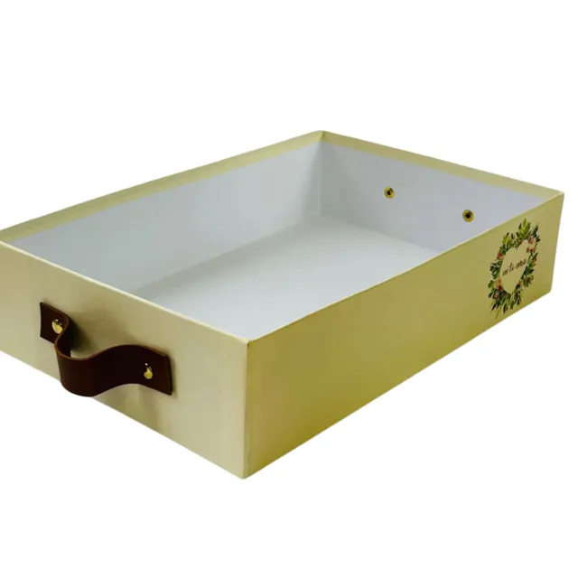 Bandeja com alça de couro sortido - 30,0 x 20,0 x 10,0 - Cartonagem - Parte interna branca  Imagem
