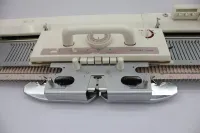 Máquina de Tricô Lanofix Nova Geração 260 - Especial para fios Grossos (Semi Nova)