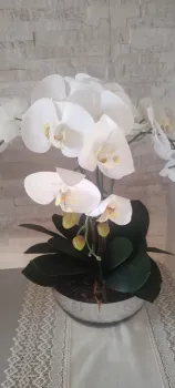 ArranjoArtificial com Orquídeas brancas