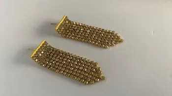 Brinco Franja Cravejado - Banhado Ouro 18k - Foto 2