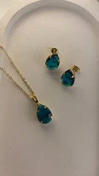 Conjunto Gota com Pedra Verde - Banhado Ouro 18k