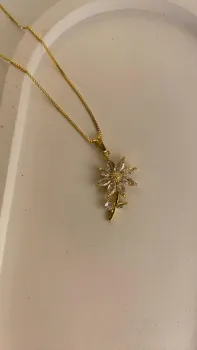 Colar Flor Pedra Transparente - Banhado Ouro 18k