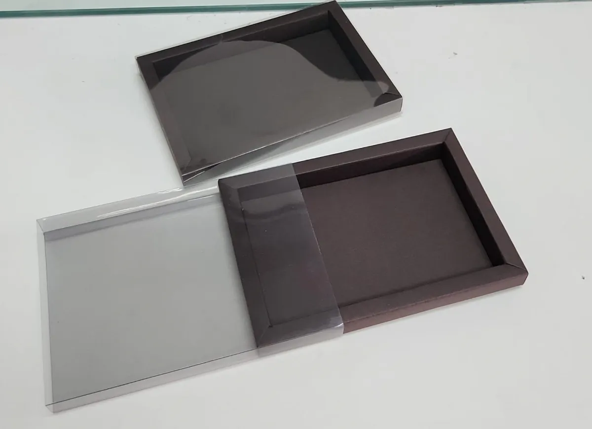 Dobradura 14,0 x 9,5 x 1,5 - Marrom c/ Tampa transparente Imagem