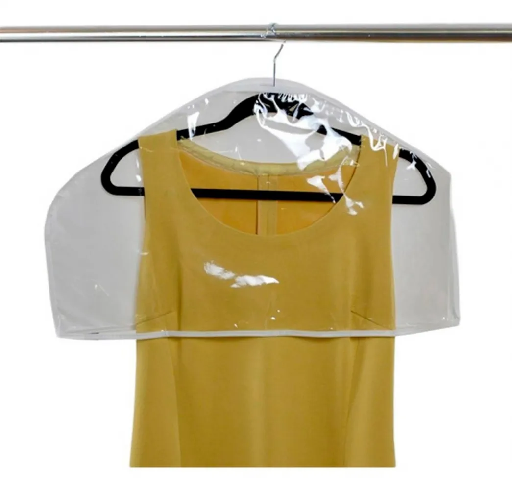 Ombreira para proteger as roupas do pó
