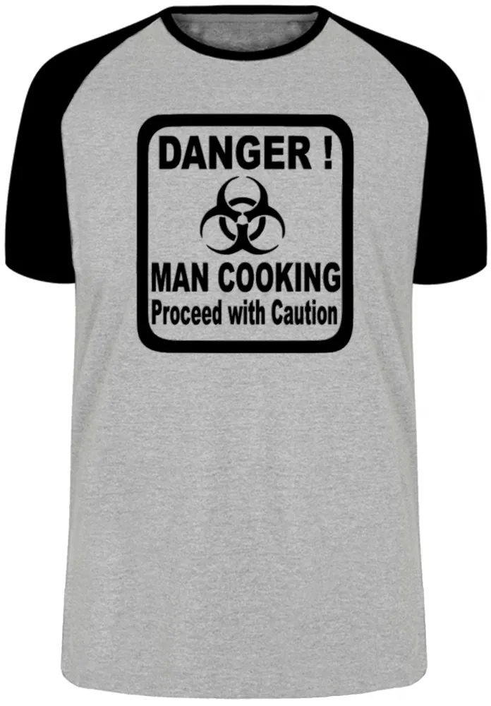 Camiseta adulto ou infantil Homem cozinha cozinheiro perigo
