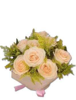 Buquê Elegância de 8 Rosas Champanhe