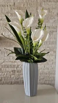 Arranjo artificial de Copo de Leite 