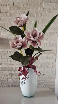 Arranjo artificial com Magnólias