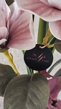 Arranjo artificial com Magnólias - Foto 2