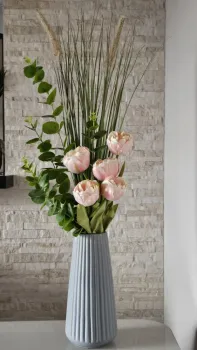 Arranjo artificial de Tulipas e verdes