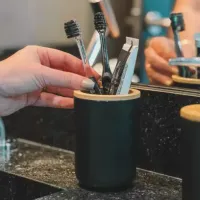 Kit De Banheiro Lixeira Saboneteira Preto Com Bambu 4 Peças - Foto 6