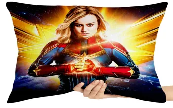 Almofada Gigante para sofá puff sala Capitã Marvel mãos