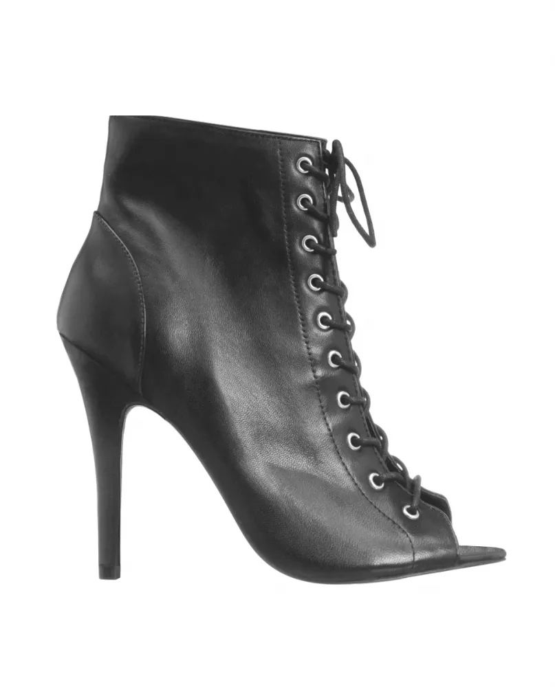 Ankle Boot Yana Preta com Numeração Especial em Promoção