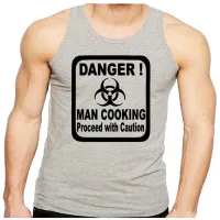 Camiseta Regata adulto ou infantil Homem cozinha cozinheiro perigo - Foto 2