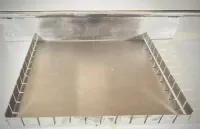   BID1010/625 - Bandeja Inox Dentada + Lâmina p/ Cortar 625 x 10 x 10 x 10mm tapioca, polenta, goiabada, chocolate, brownie, bolos, barrinhas de cereais...