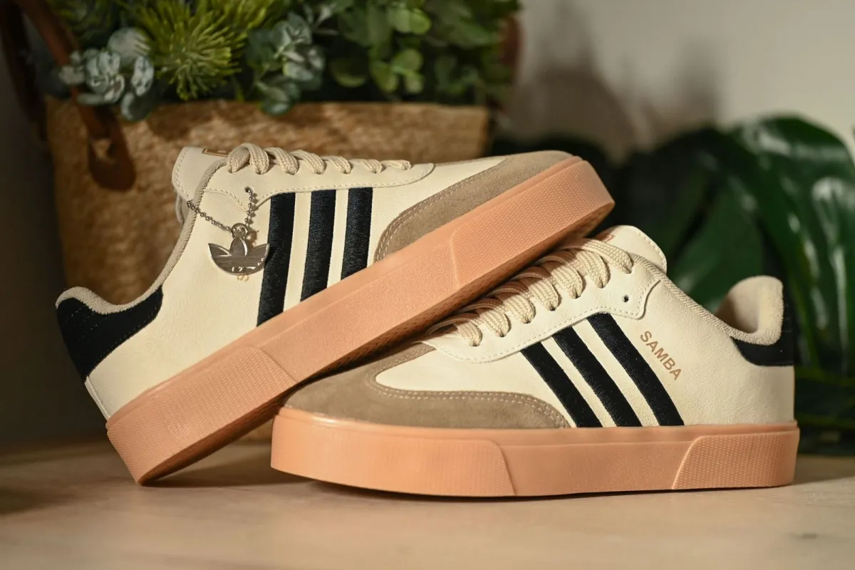     Tênis  adidas samba  bordado  