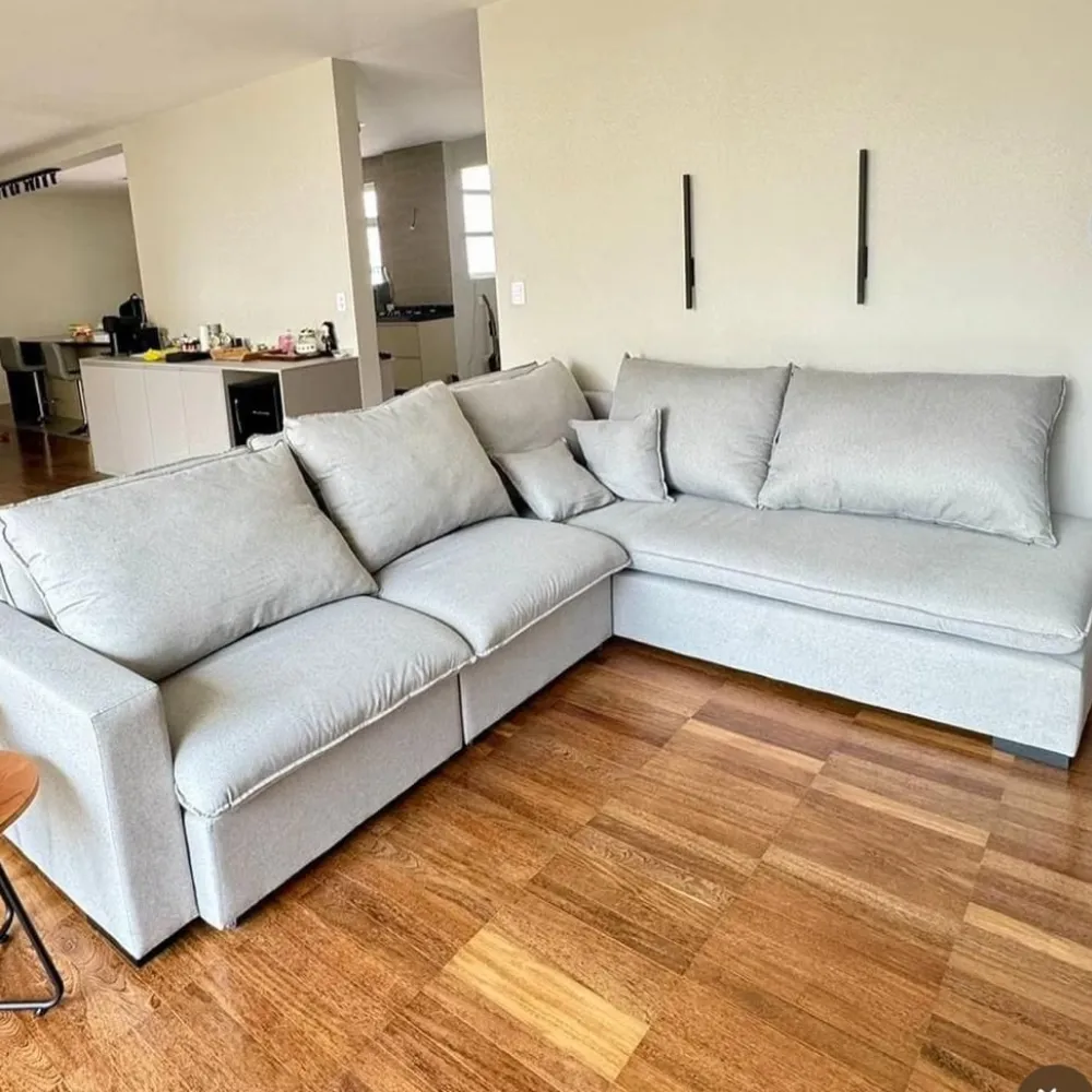 Sofá Clara – Sofisticação e Leveza para Seu Ambiente 2,80 x 2,20 metros Imagem