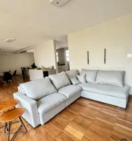Sofá Clara – Sofisticação e Leveza para Seu Ambiente 2,80 x 2,20 metros - Foto 2