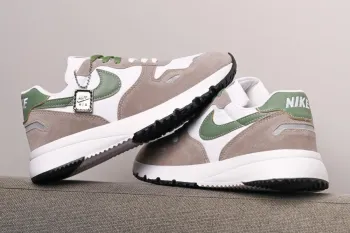 Tênis Nike 100 Phoenix waffle  