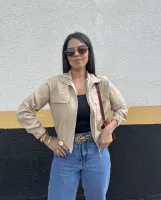 JAQUETA BOMBER CHIC COM BOLSOS - BEGE P - Foto 5