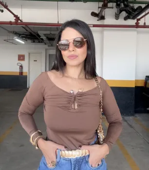 BLUSA PEDRARIA DECOTE - CHOCOLATE P