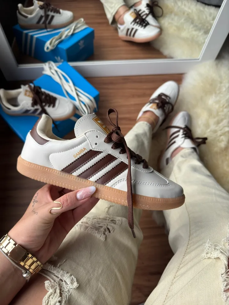 Tênis Adidas samba sintético     Imagem