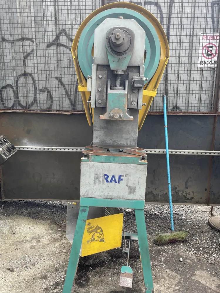 "Prensa Excêntrica 12T Kraft